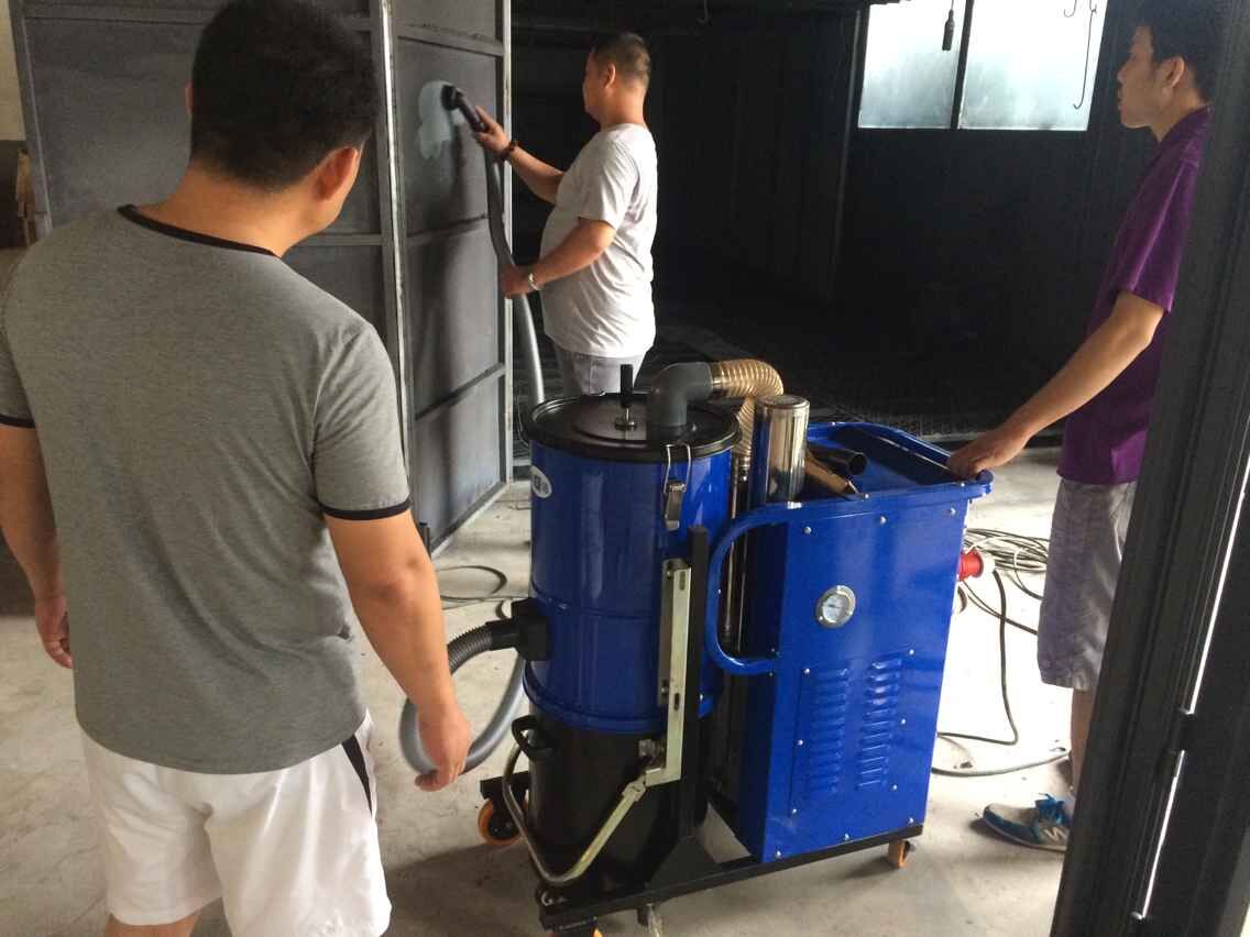 打磨車間該如何選擇工業(yè)吸塵器呢？85